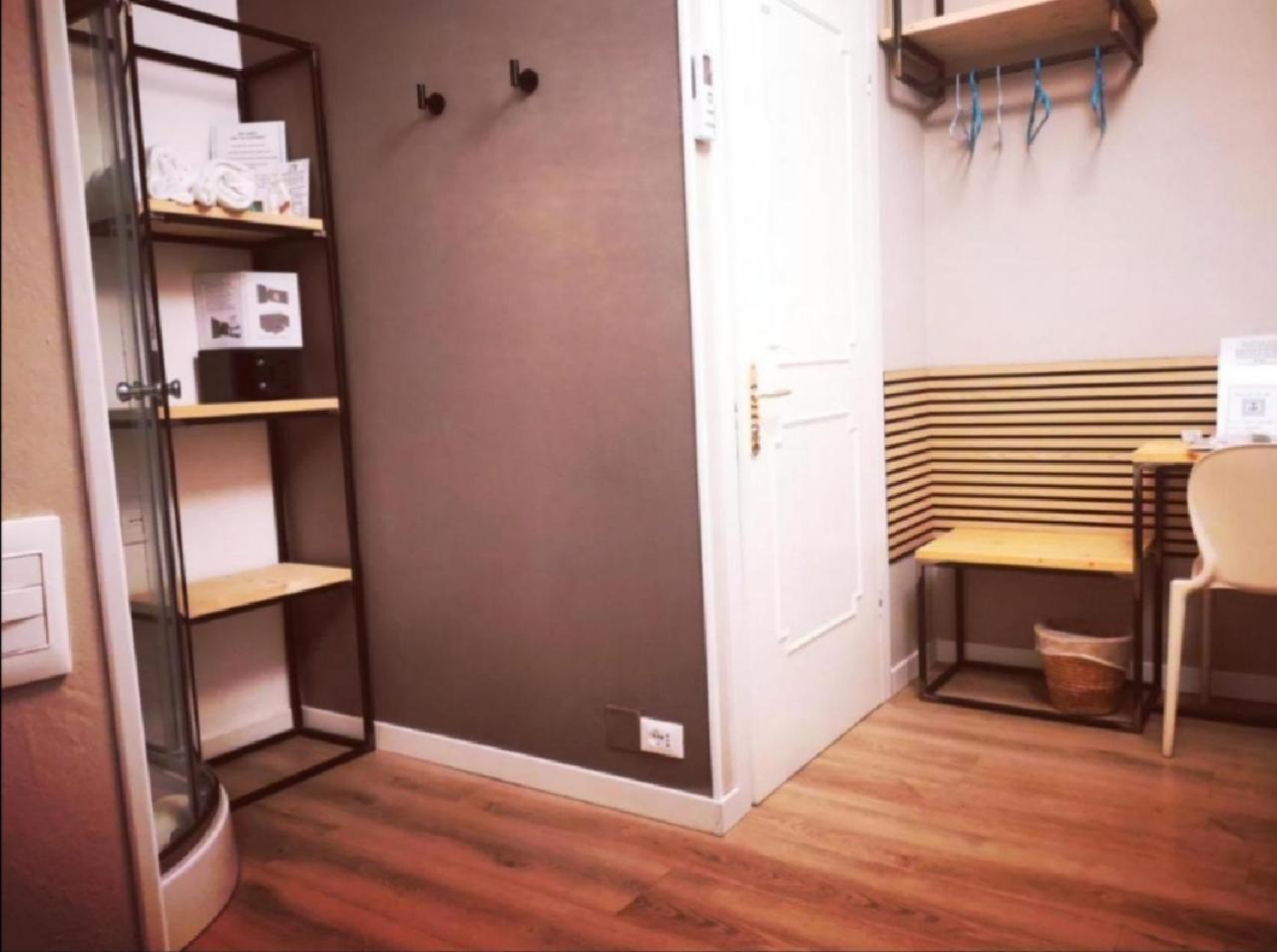 Acquachiara Iseo Deluxe Bed & Breakfast Iseo Center With Garden And Parking Inside Foresteria Δωμάτιο φωτογραφία